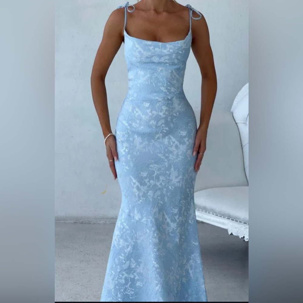 Elegant Blue Floral Dress